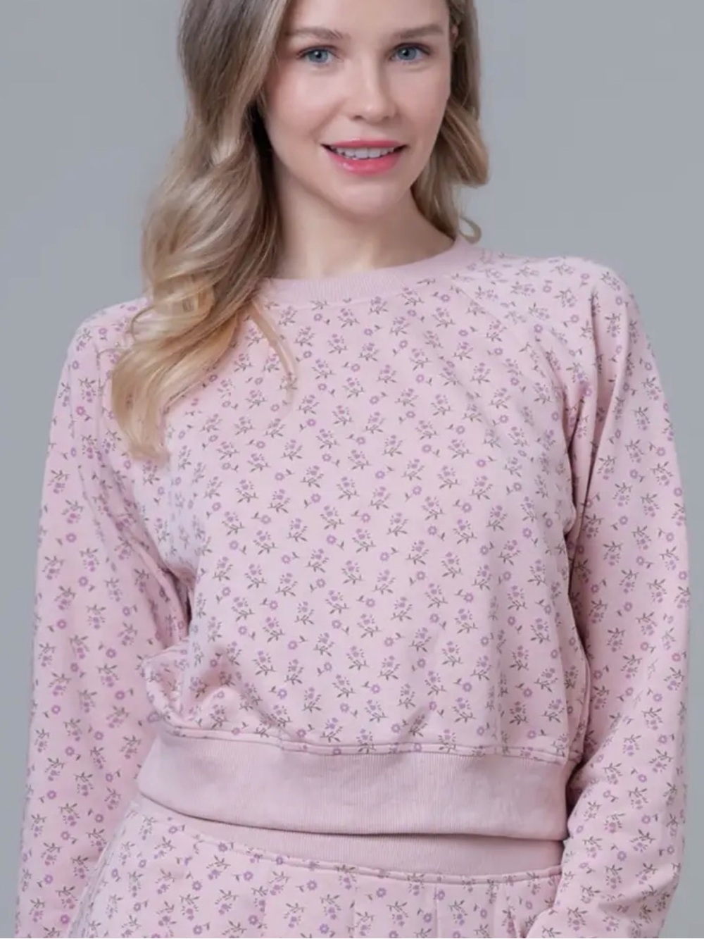 Taelynn Pink Floral Crewneck Sweatshirt NWT Size Small